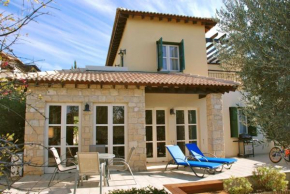 Villa Nefeli - charming townhouse in the heart of Aphrodite Hills Resort